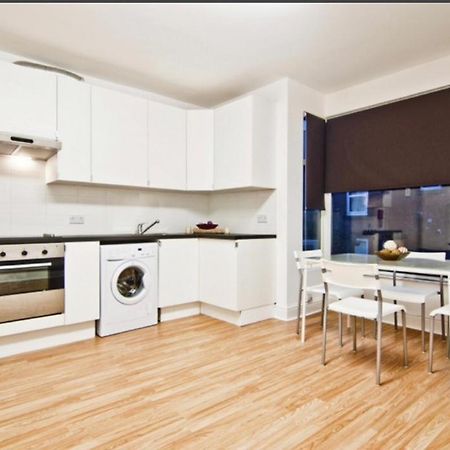 Private Room Close To Leeds University And City Centre Экстерьер фото