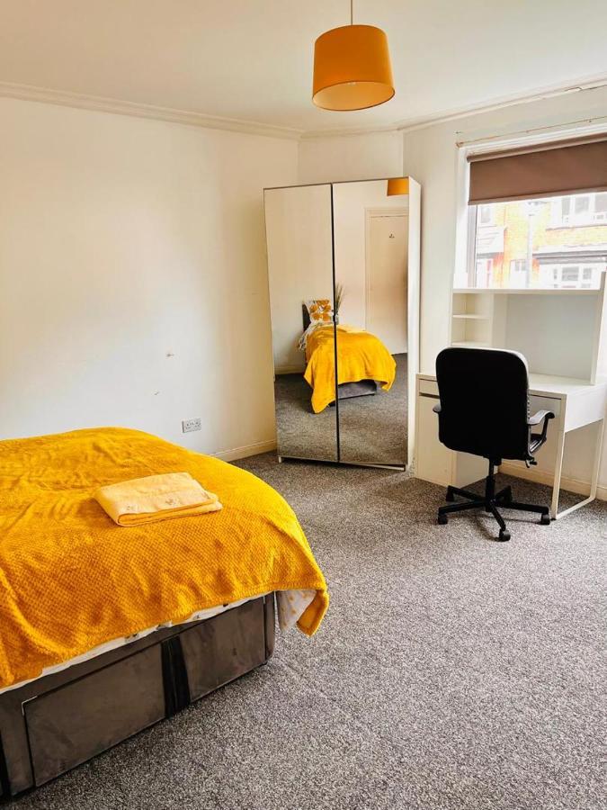 Private Room Close To Leeds University And City Centre Экстерьер фото
