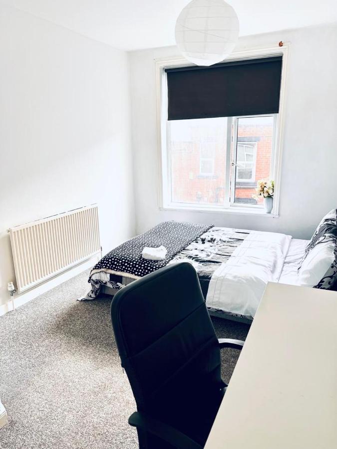 Private Room Close To Leeds University And City Centre Экстерьер фото