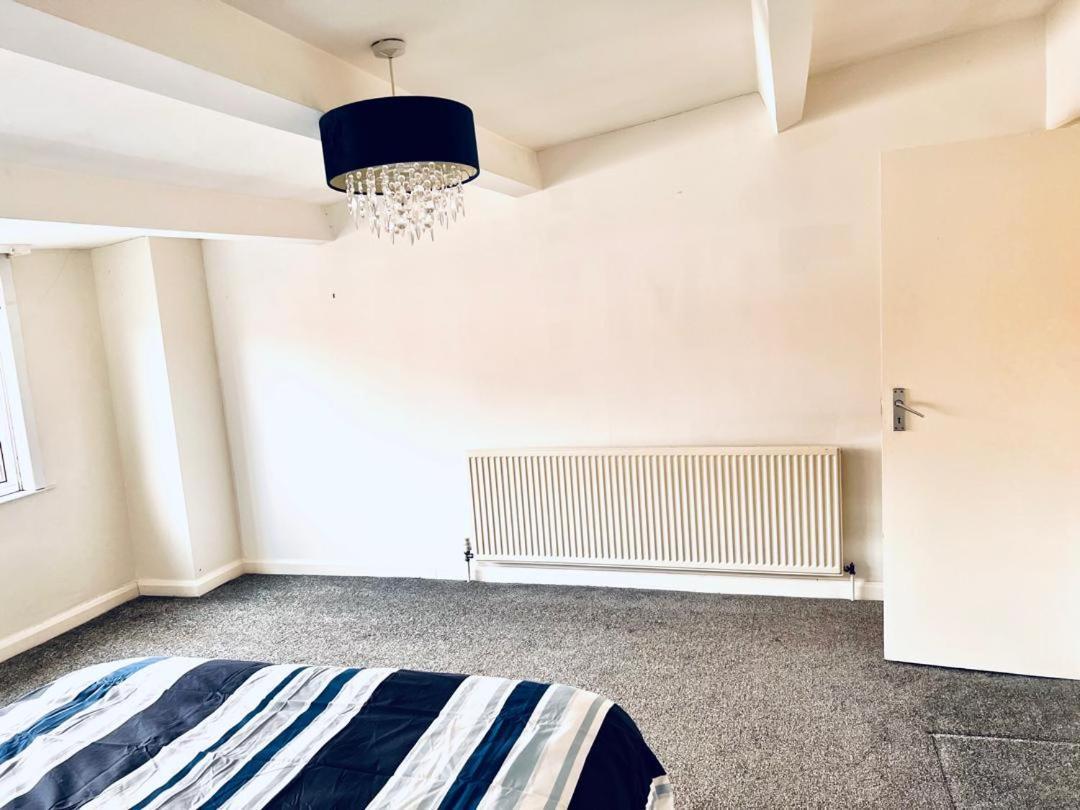 Private Room Close To Leeds University And City Centre Экстерьер фото