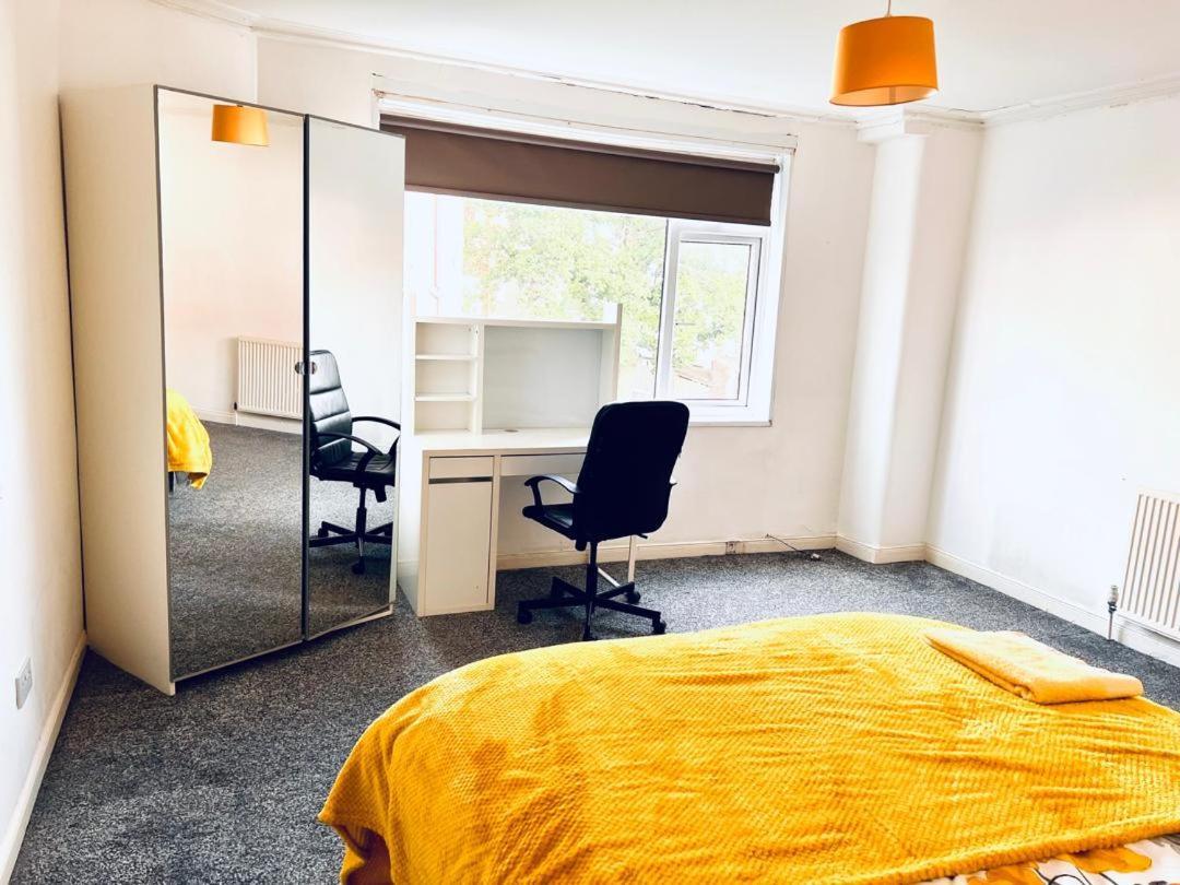 Private Room Close To Leeds University And City Centre Экстерьер фото