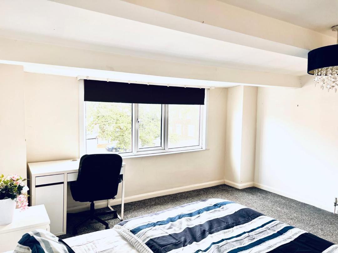 Private Room Close To Leeds University And City Centre Экстерьер фото