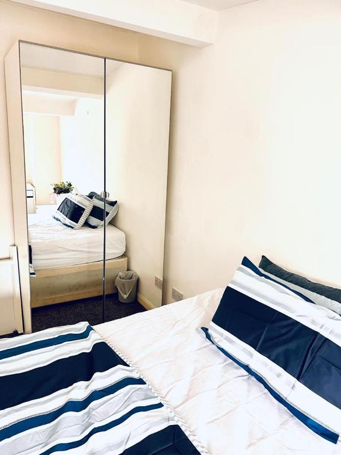 Private Room Close To Leeds University And City Centre Экстерьер фото